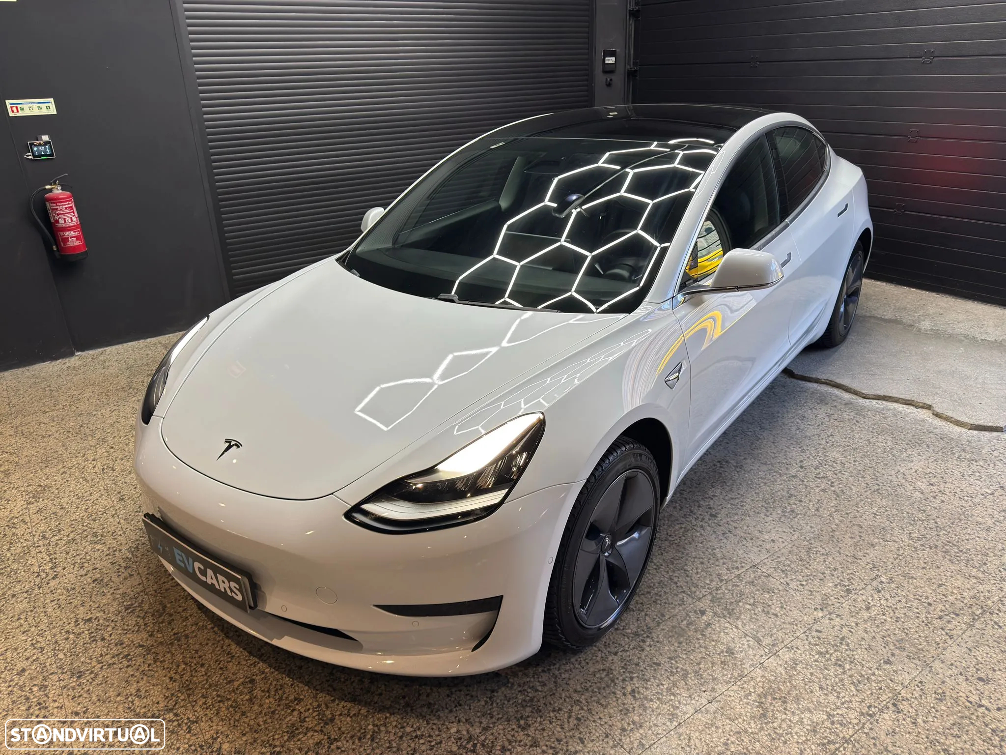 Tesla Model 3 Standard Range Plus RWD - 2