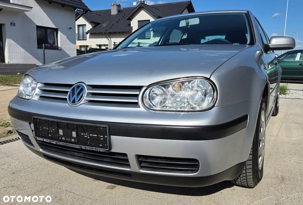 Volkswagen Golf - 2