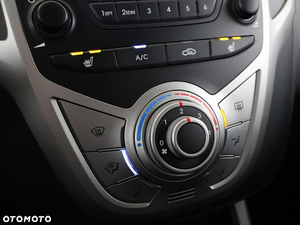 Hyundai ix20 1.4 blue Space - 25