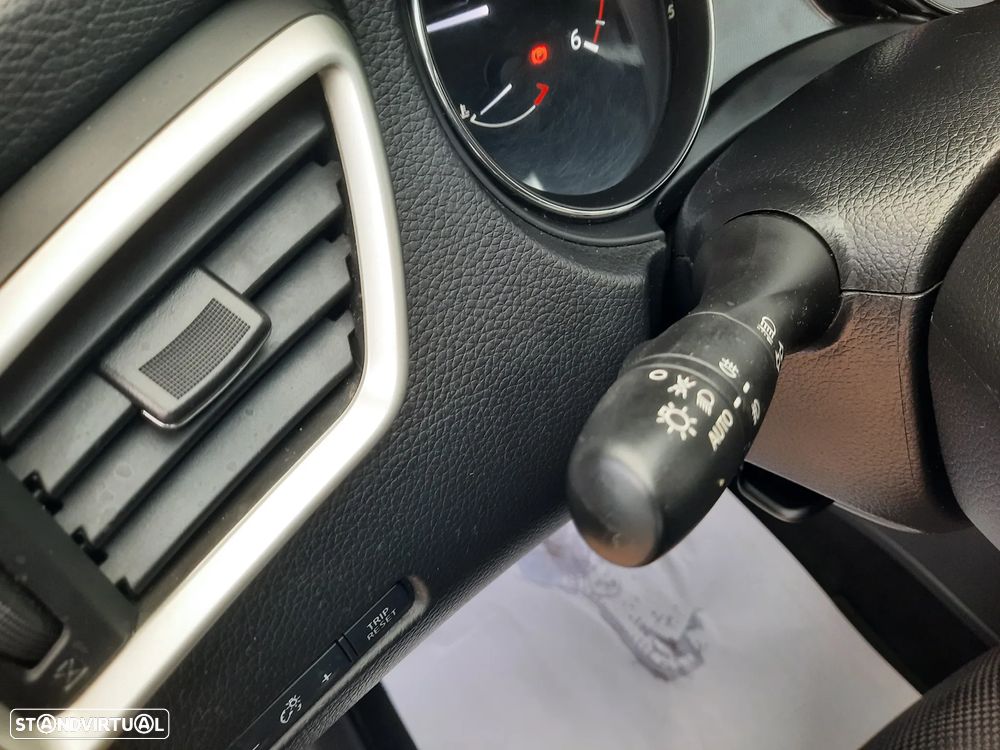 Nissan Qashqai 1.5 dCi N-Connecta 18 - 26