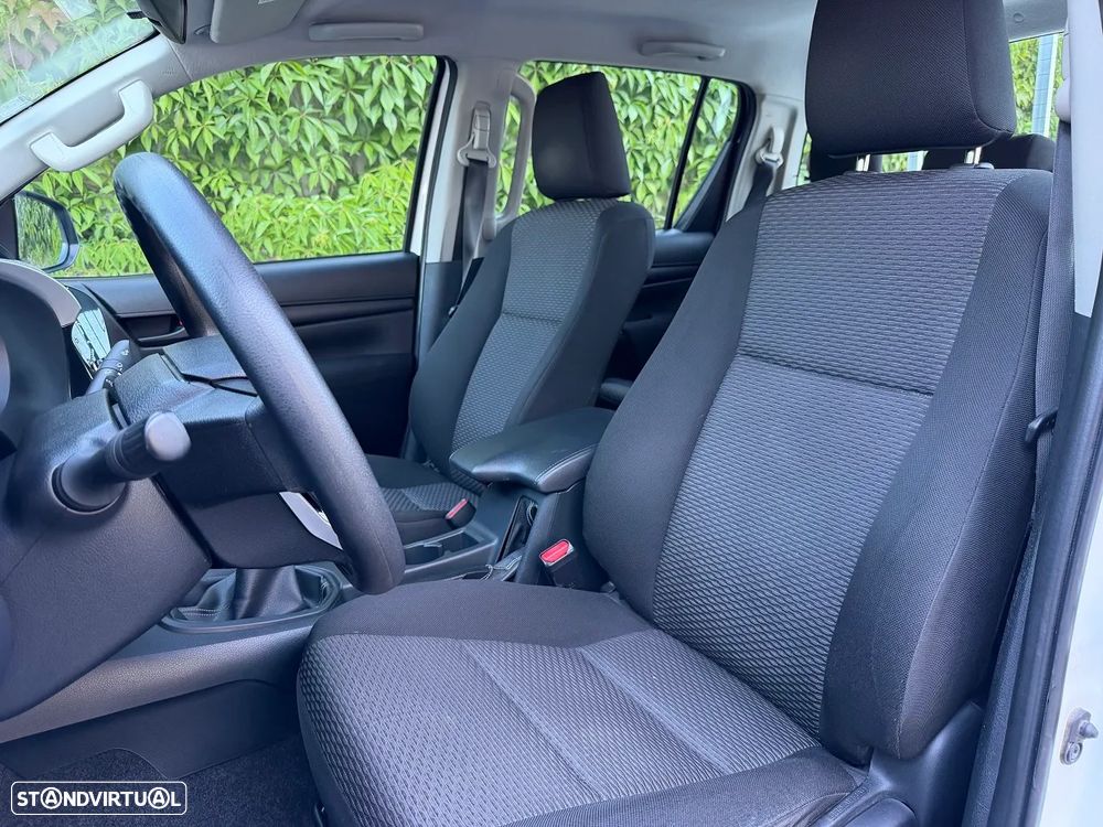 Toyota Hilux 2.4 D-4D CD 5L - 20