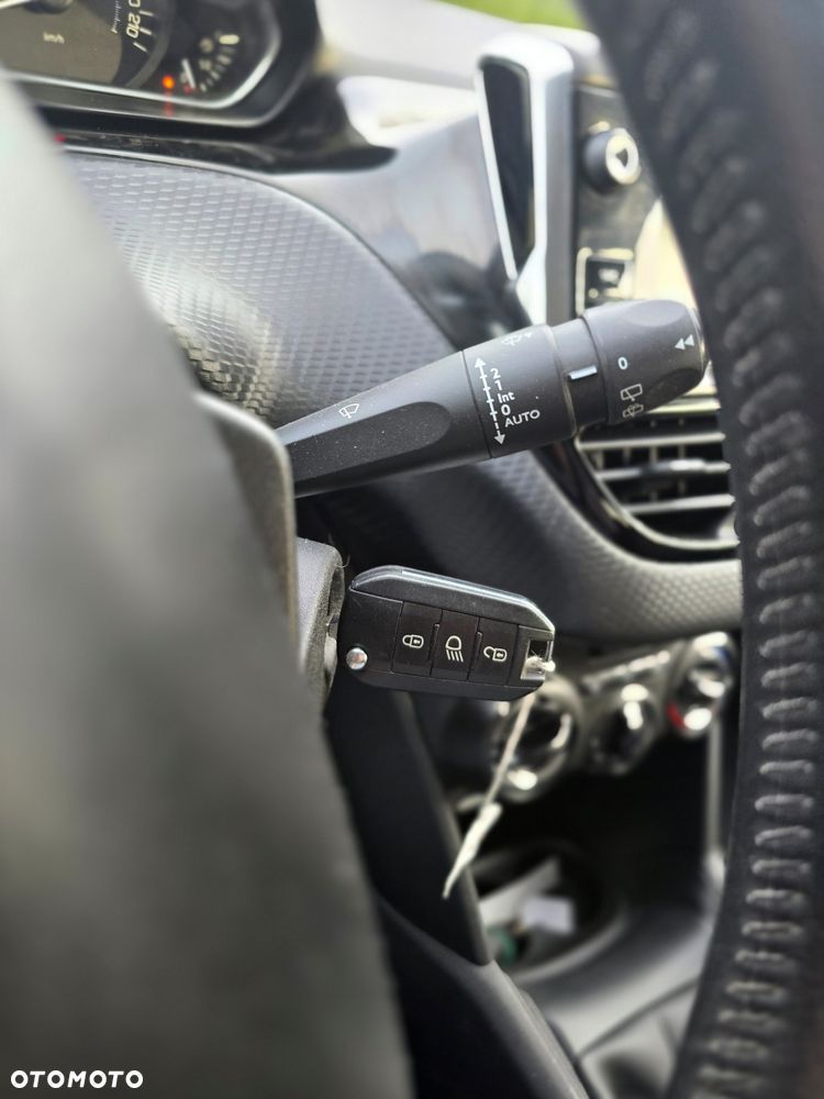 Peugeot 208 PureTech 82 Start & Stop Style - 28