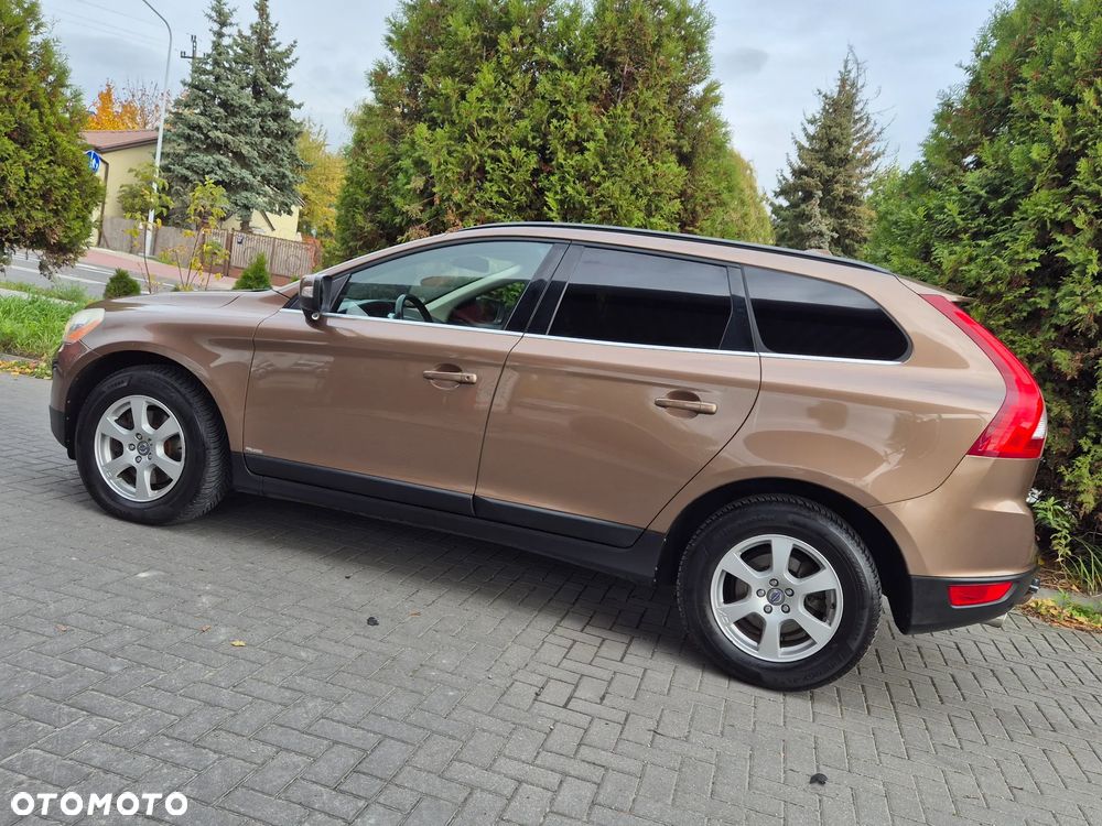 Volvo XC 60 2.4D AWD Momentum - 6