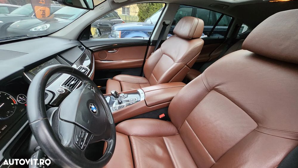 BMW Seria 5 530d xDrive Gran Turismo - 15