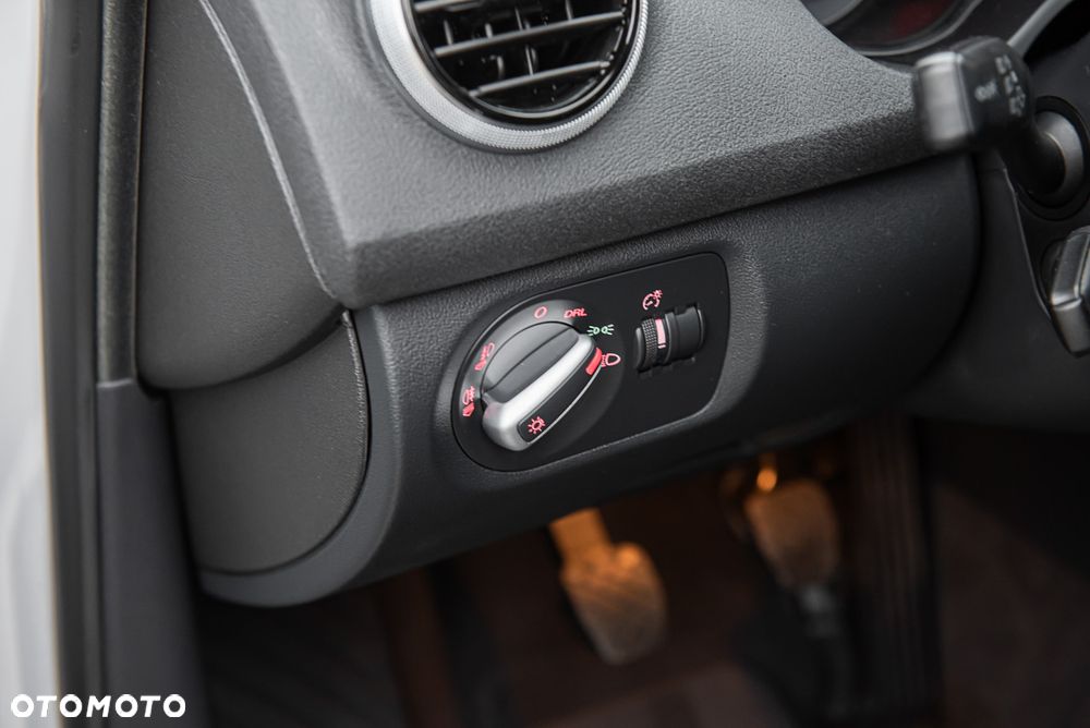 Audi A3 Sportback 1.4 TFSI S line Sportpaket - 18