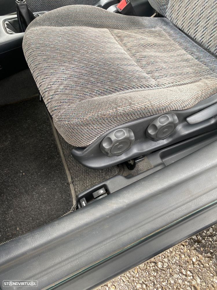 Honda Civic 1.4i S - 10