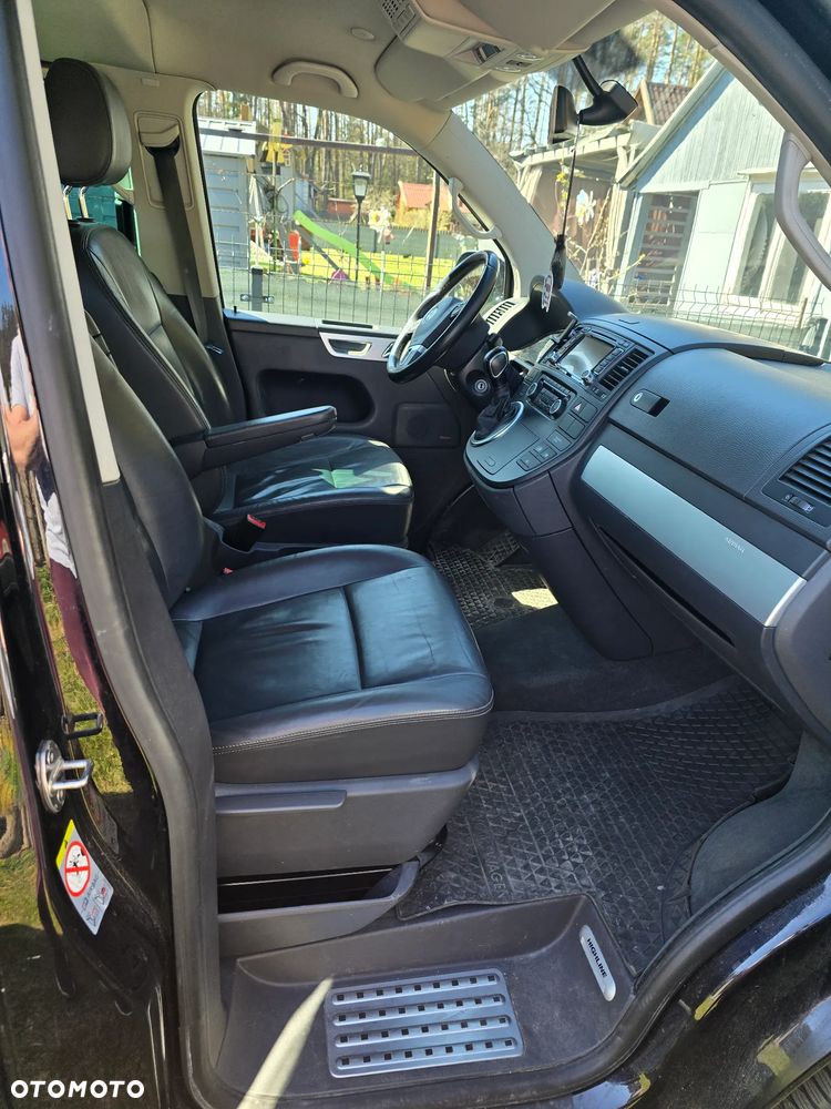 Volkswagen Multivan - 10