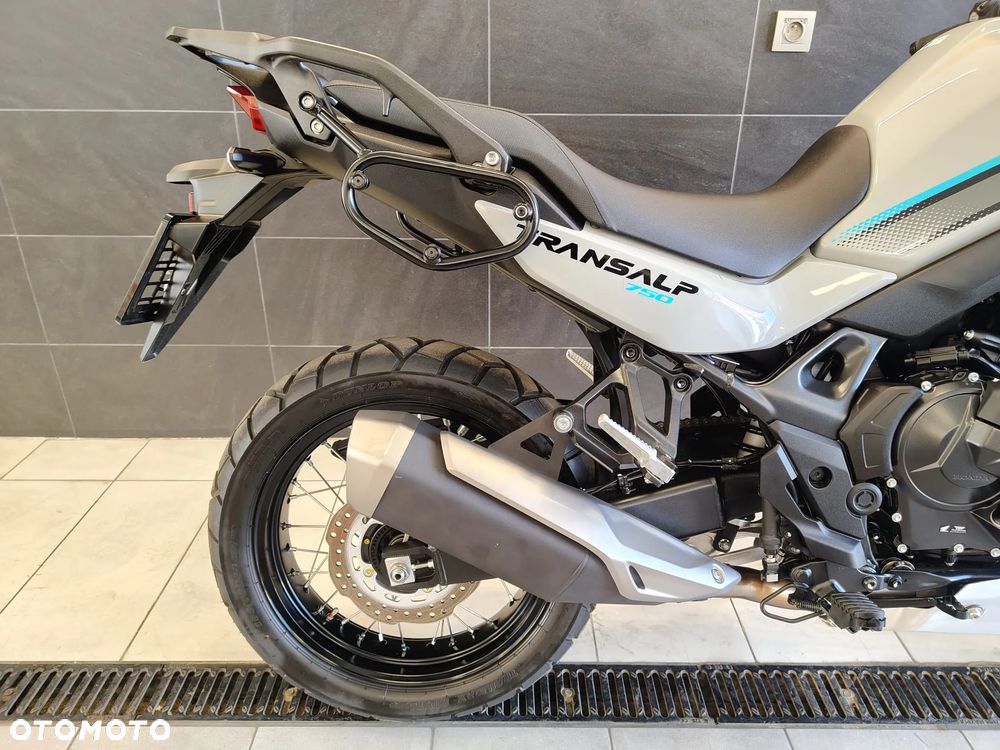 Honda XL - 17