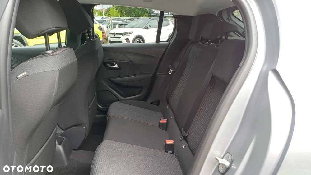 Peugeot 208 - 16
