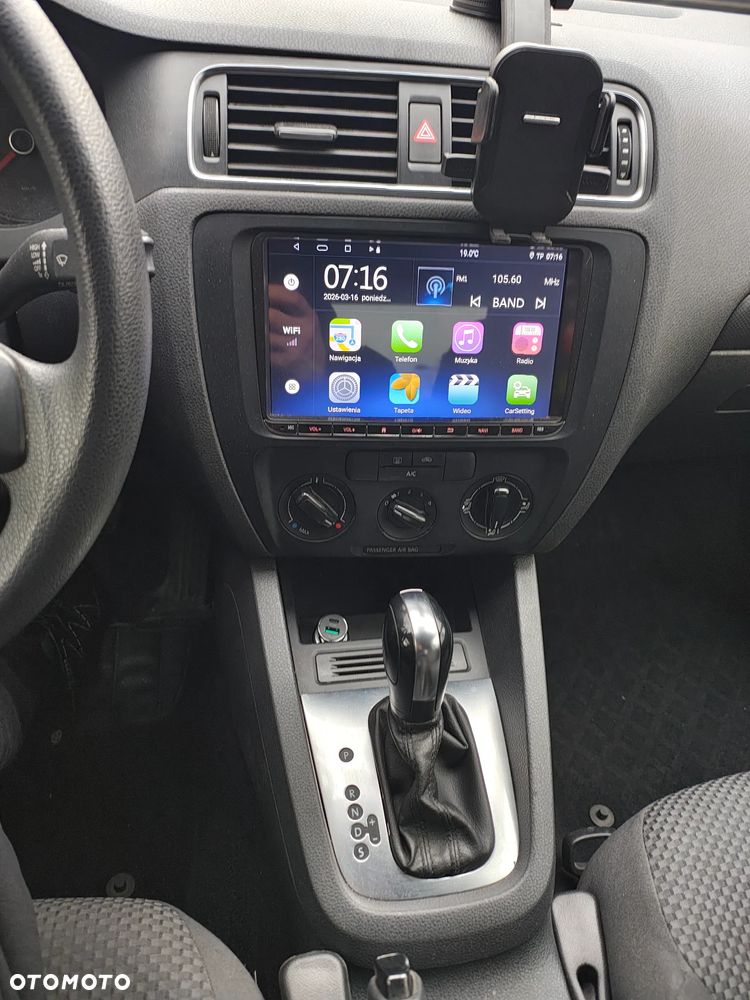 Volkswagen Jetta - 10