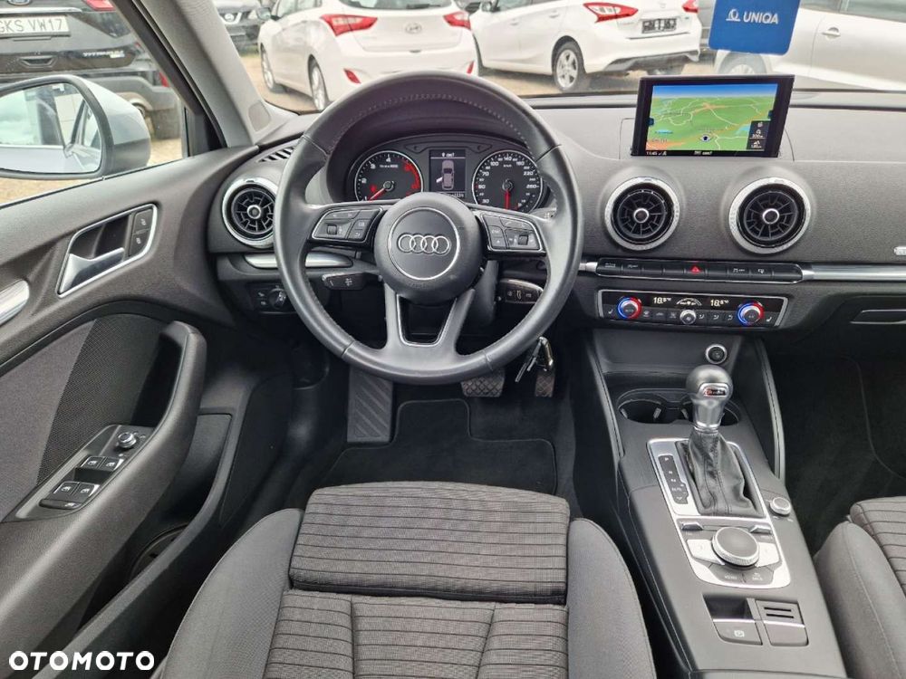Audi A3 Sportback 2.0 TDI S tronic - 17