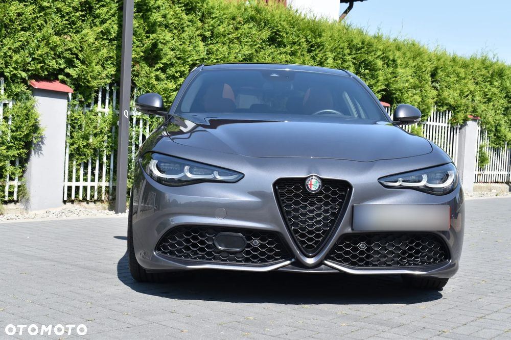 Alfa Romeo Giulia 2.0 Turbo 16V AT8-Q4 Ti - 12