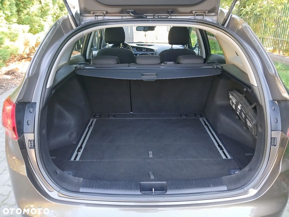 Kia Ceed 1.6 GDI DCT Platinum Edition - 12