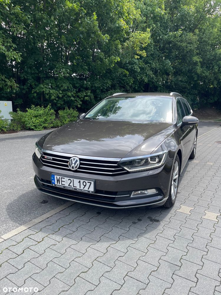 Volkswagen Passat - 1
