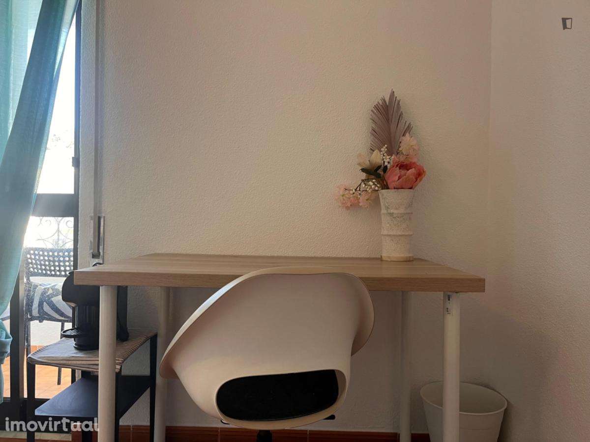 Quarto - localizado em Setubal - Grande imagem: 5/17