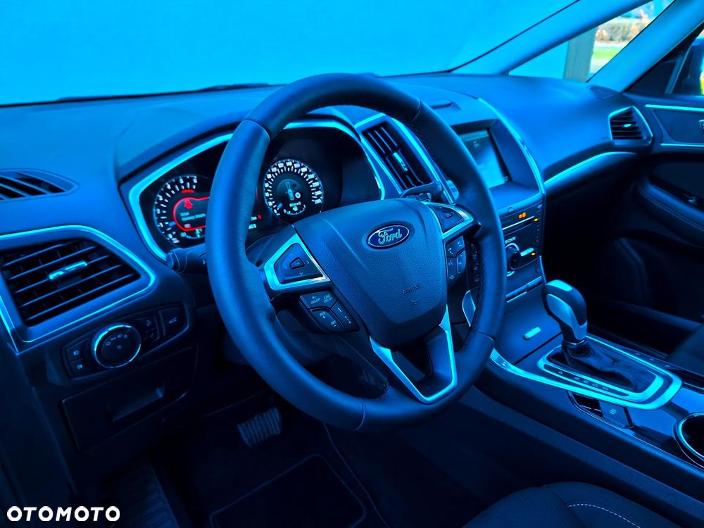 Ford S-Max - 32