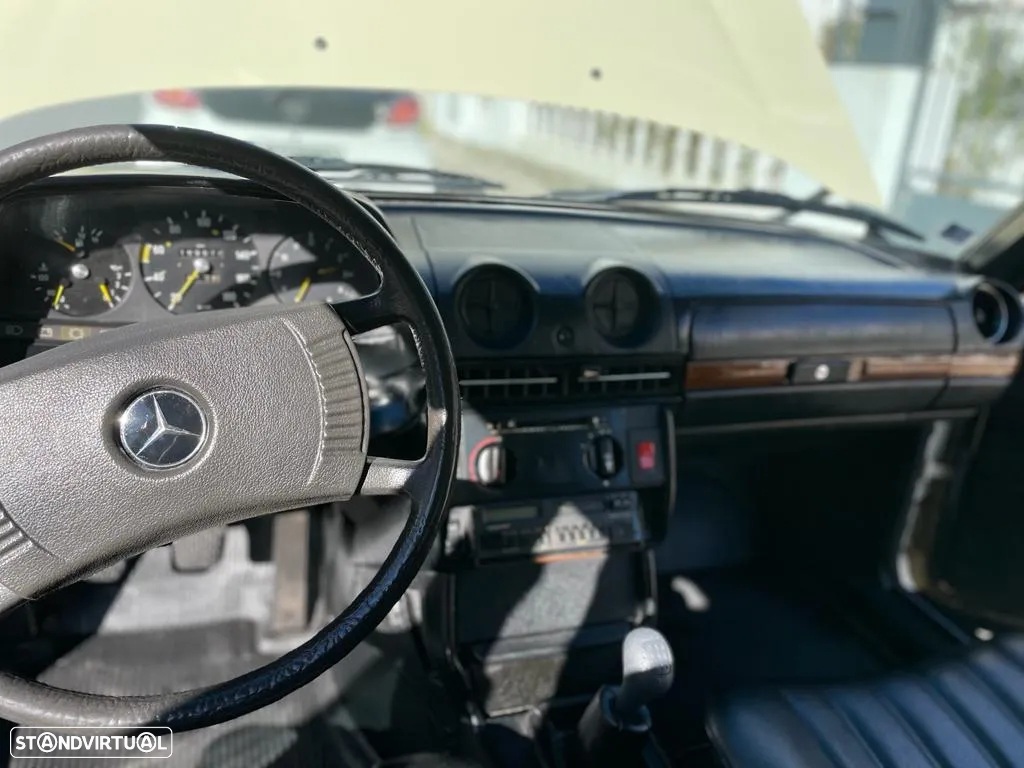 Mercedes-Benz 300 - 33