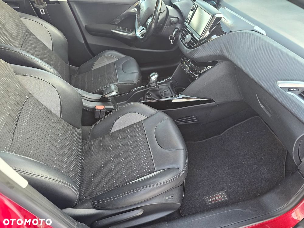 Peugeot 2008 1.2 Pure Tech Active S&S - 12