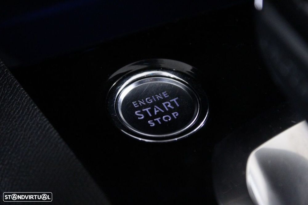 Peugeot 3008 1.6 Hybrid Allure Pack e-EAT8 - 30