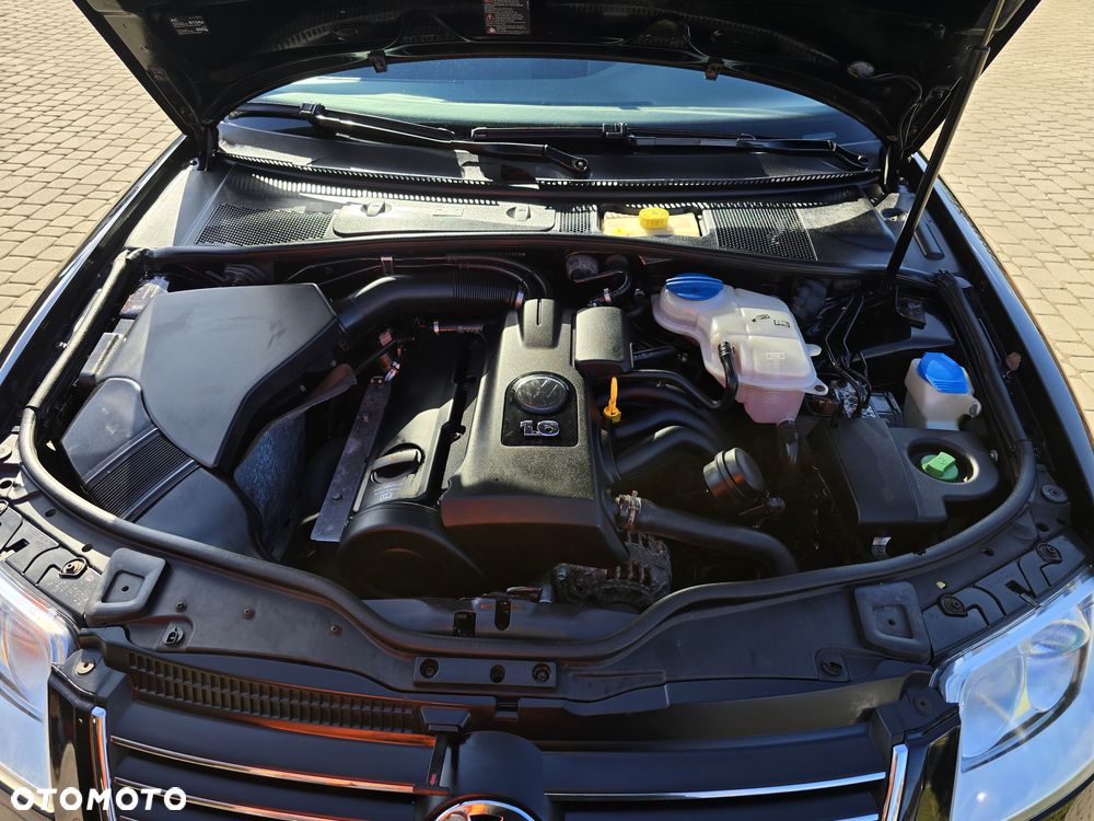 Volkswagen Passat 1.6 Comfortline - 15