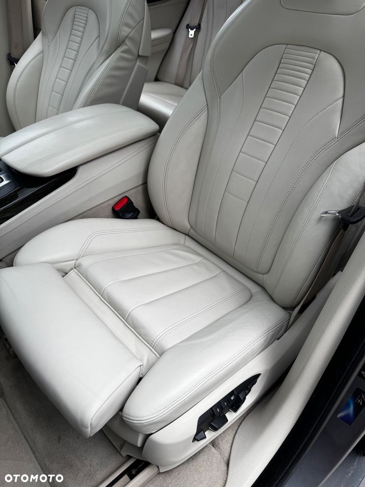 BMW X5 xDrive30d - 16