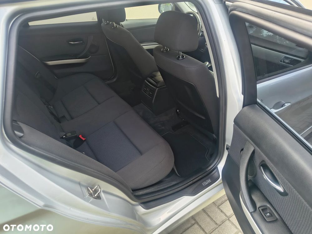BMW Seria 3 318d DPF Edition Lifestyle - 13