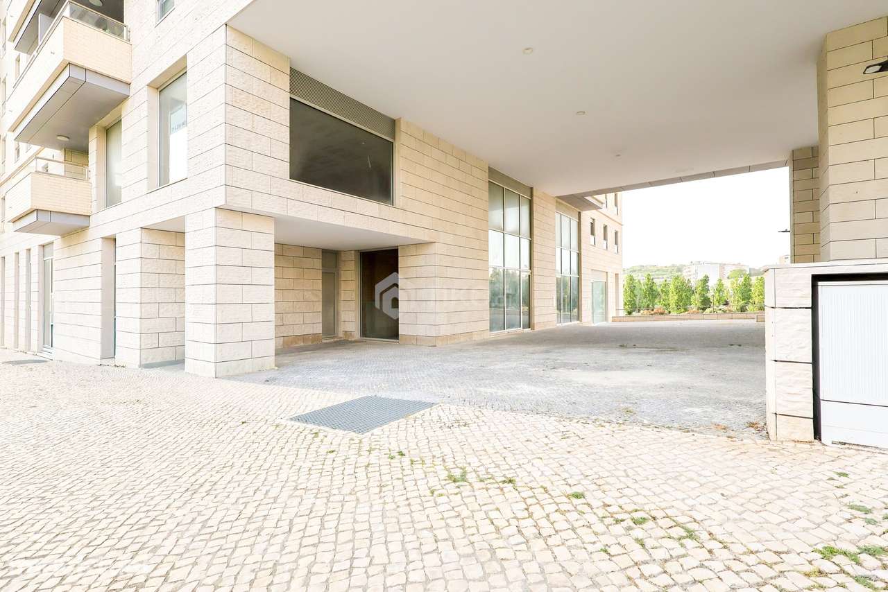 LOJA CONTRUÇÃO NOVA COM SAÍDA DE FUMOS | 261 M² | ADAPTE AO SEU NEGÓCI - Grande imagem: 5/56