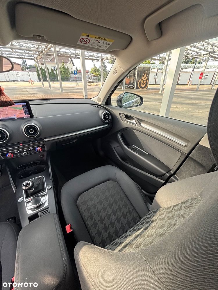 Audi A3 Sportback 1.6 TDI clean diesel Ambiente - 12
