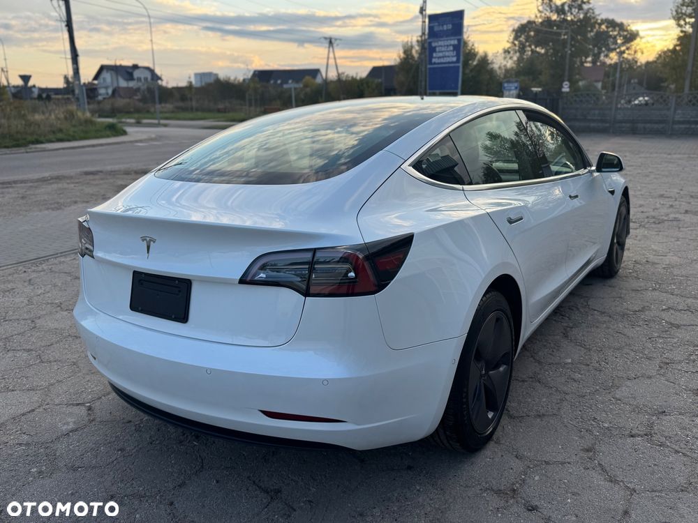 Tesla Model 3 - 5