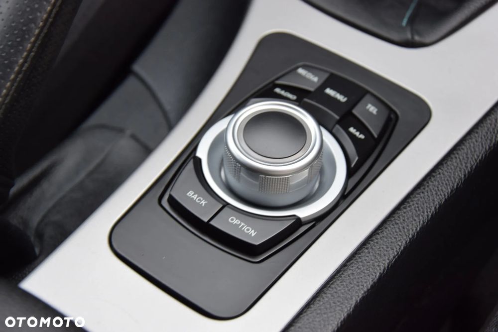 BMW Seria 3 318i - 23