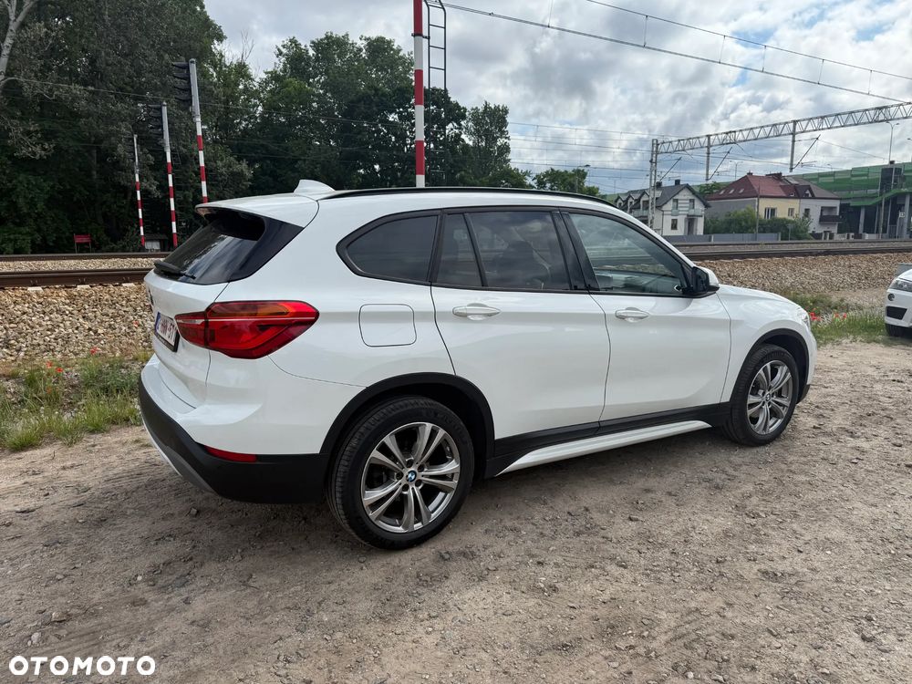 BMW X1 xDrive18d Sport Line - 12