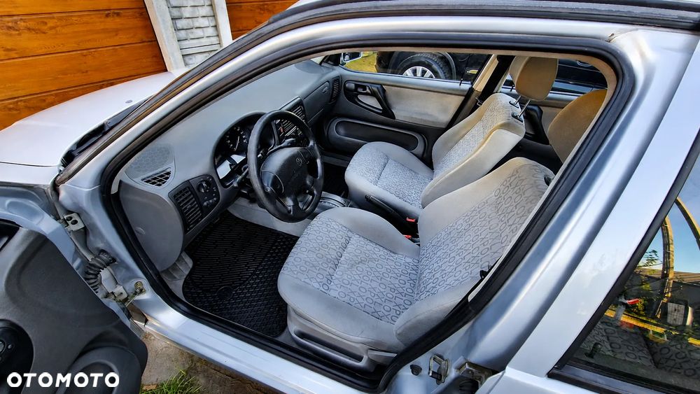 Volkswagen Polo - 4