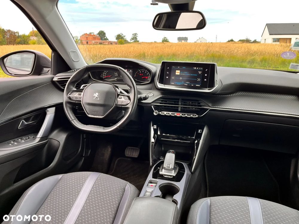 Peugeot 2008 1.2 PureTech Allure S&S EAT8 - 27