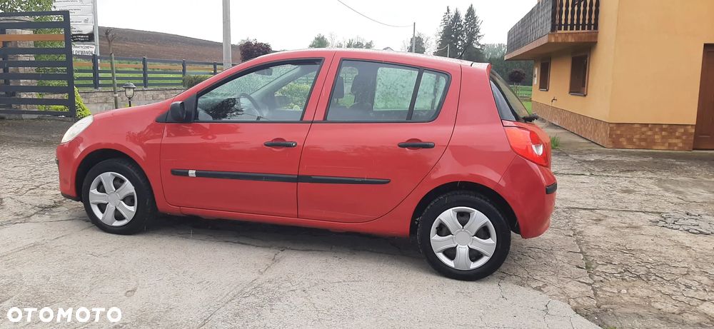 Renault Clio - 25
