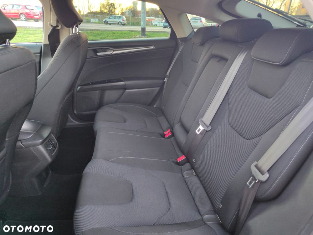 Ford Mondeo - 28