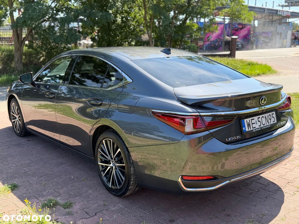 Lexus ES 300h Prestige - 16