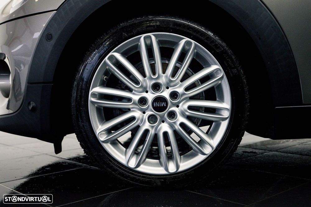 MINI 5 Portas Cooper D Auto - 8