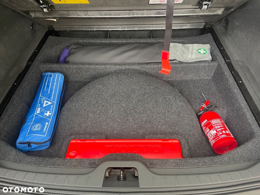 Volvo XC 60 2.4D AWD Summum - 22