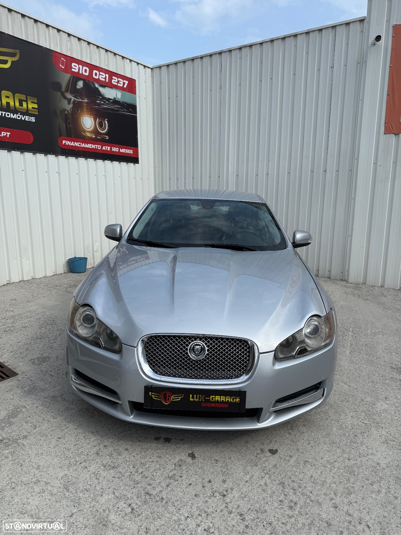 Jaguar XF 2.7 D V6 Premium Luxury - 3