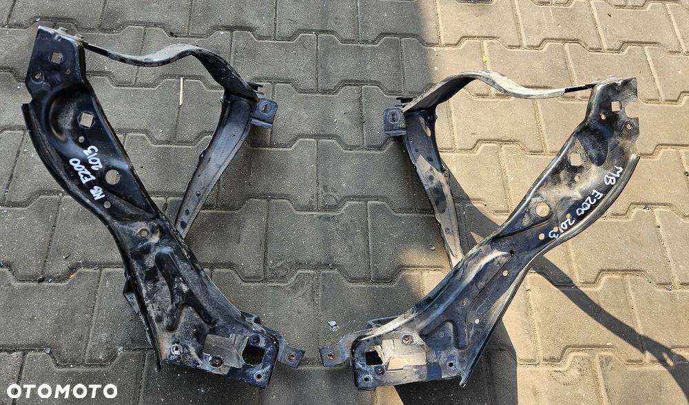 Mercedes E W212 Belka wzmocnienie przednie okular prawy lewy - 1