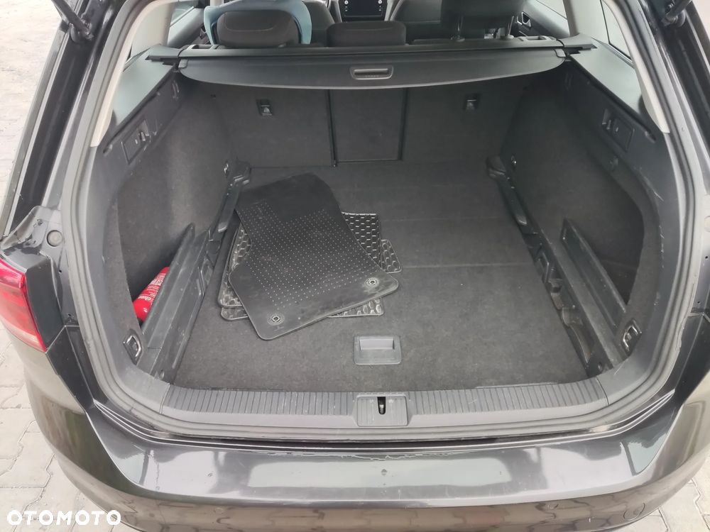 Volkswagen Passat 2.0 TDI EVO Business DSG - 17