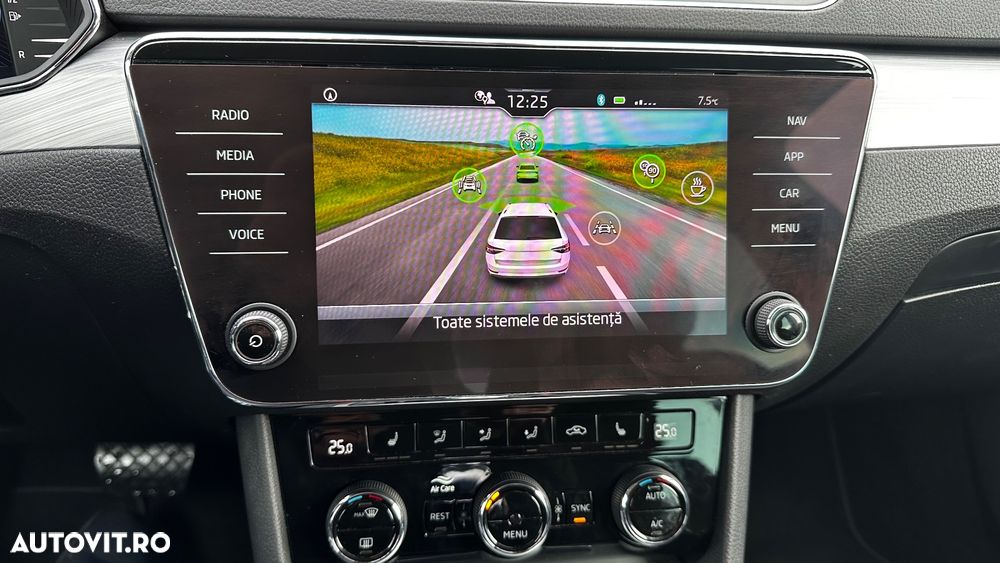 Skoda Superb Combi 2.0 TDI DSG Premium Edition - 26