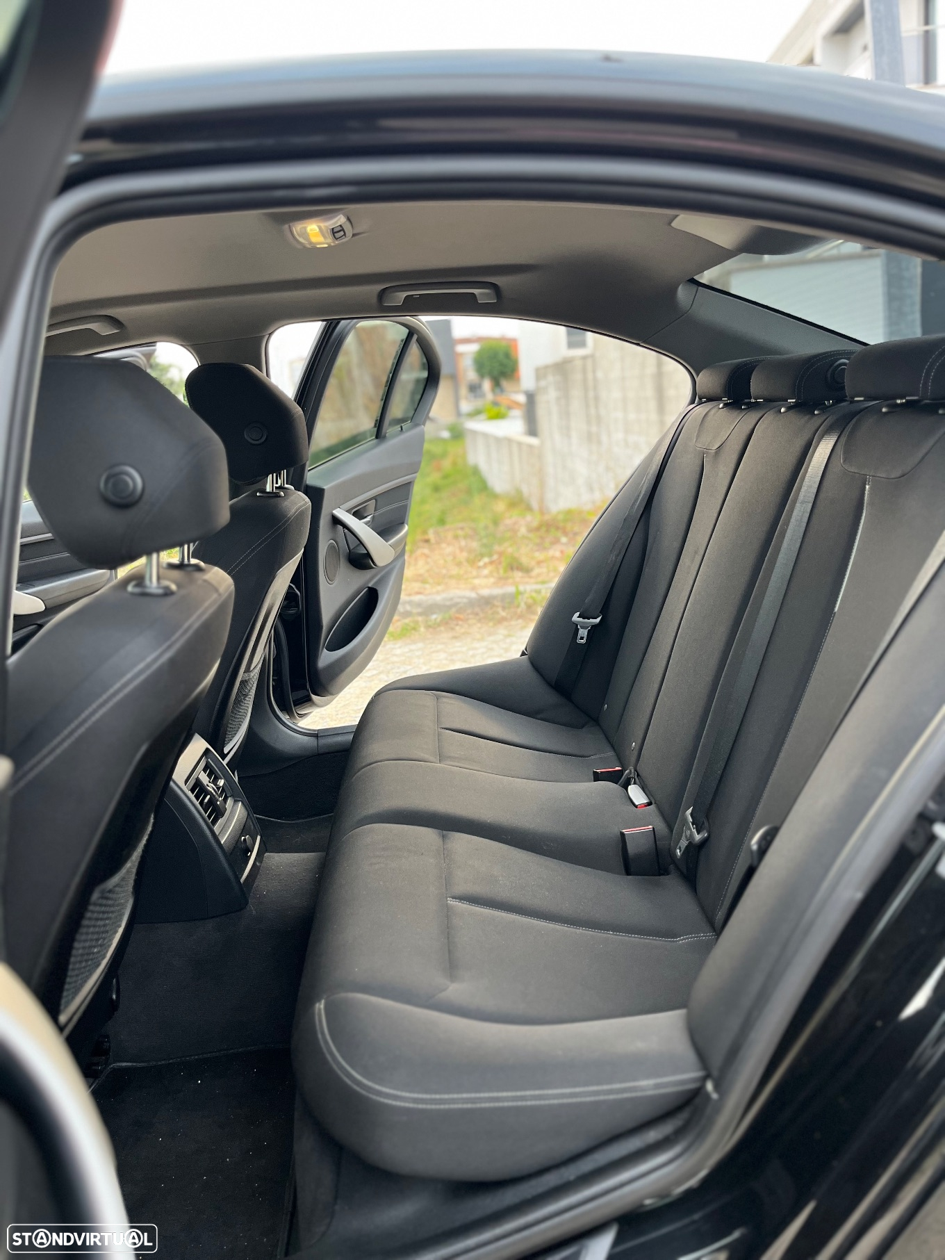 BMW 318 d Sport - 10