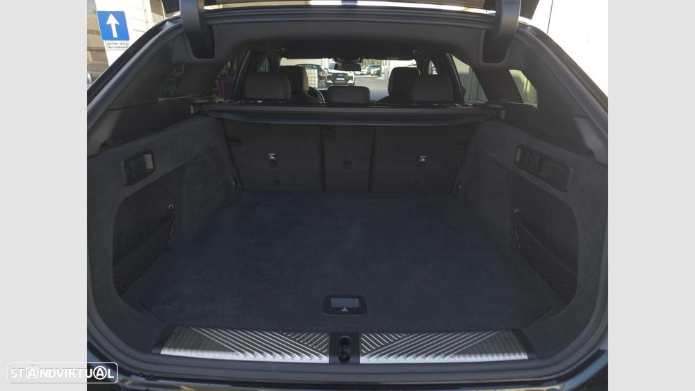 BMW 530 e Pack Desportivo M - 15