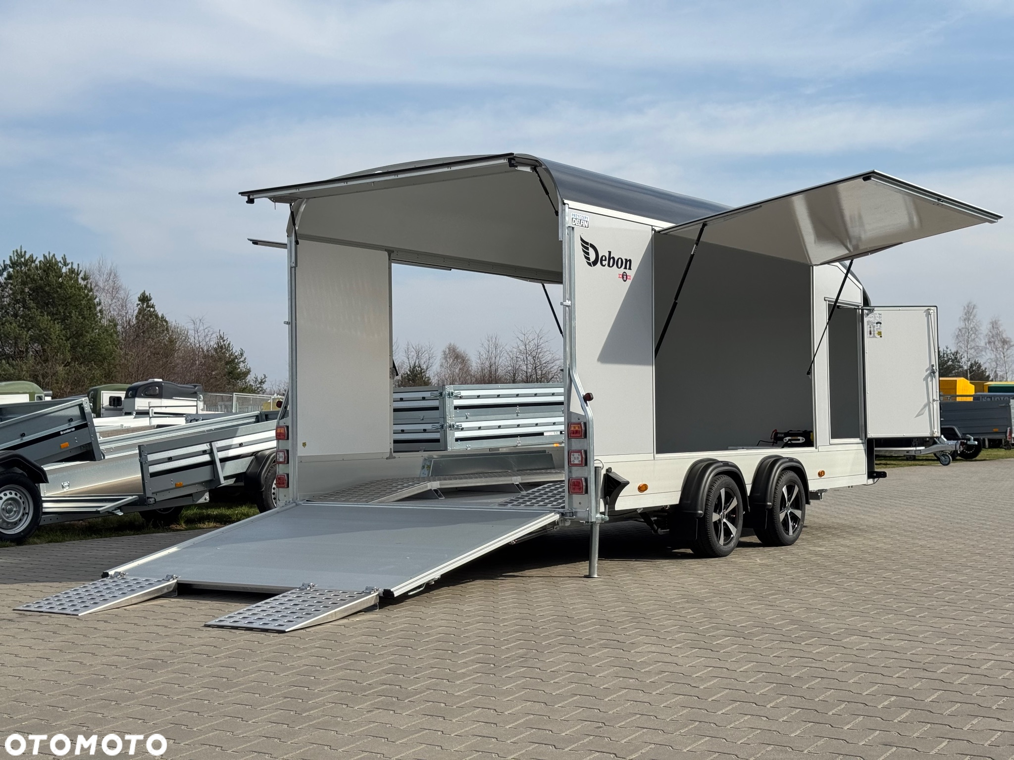 Debon C1000 - kryta laweta | 490 x 202 cm / 3500kg / felgi ALU / wciągarka elektryczna - 16