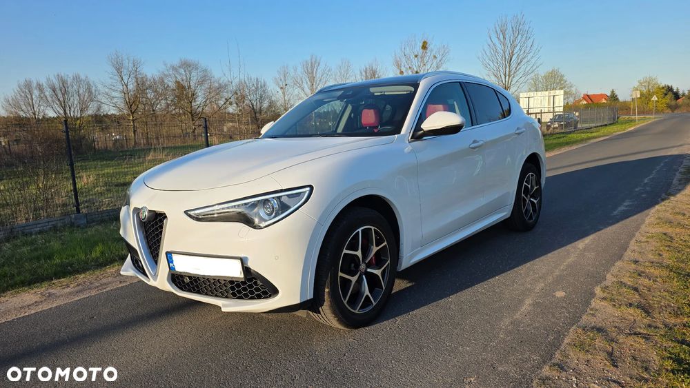 Alfa Romeo Stelvio 2.0 Turbo 16V AT8-Q4 Ti - 10