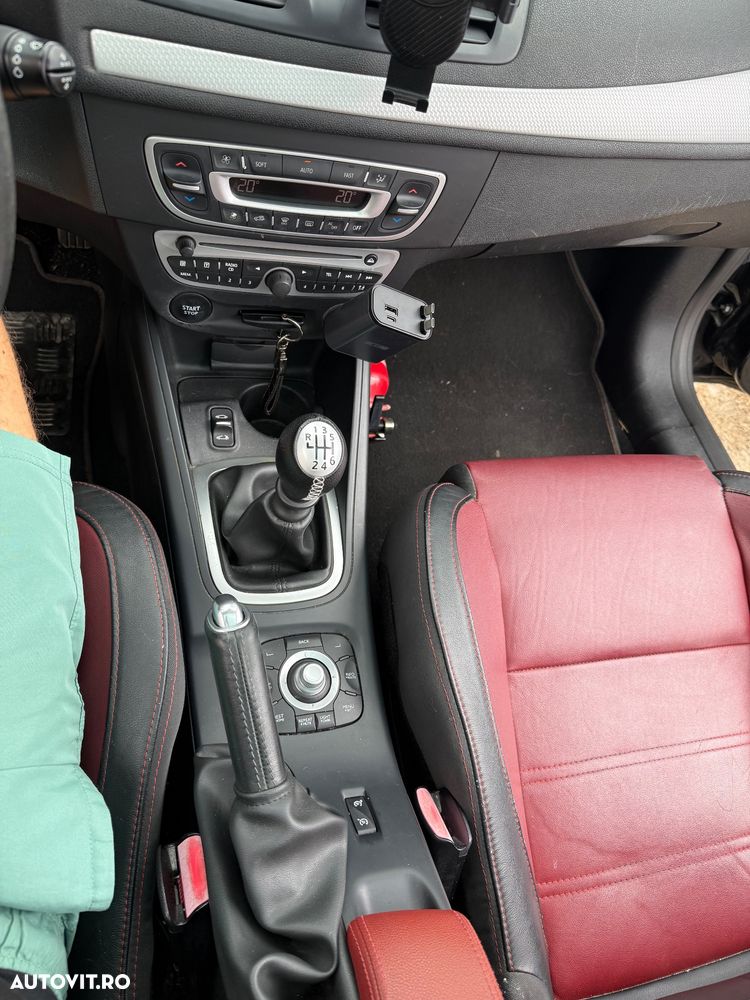 Renault Megane III 1.6 16V Color Edition - 9