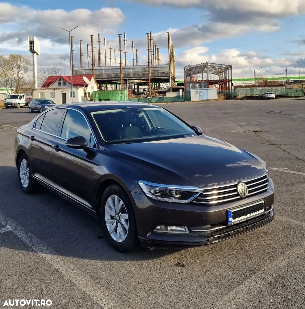 Volkswagen Passat 2.0 TDI Comfortline - 11
