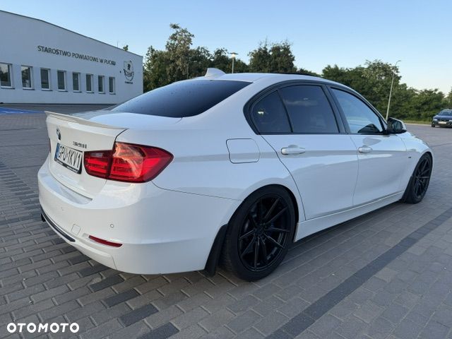 BMW Seria 3 328i Sport Line - 5
