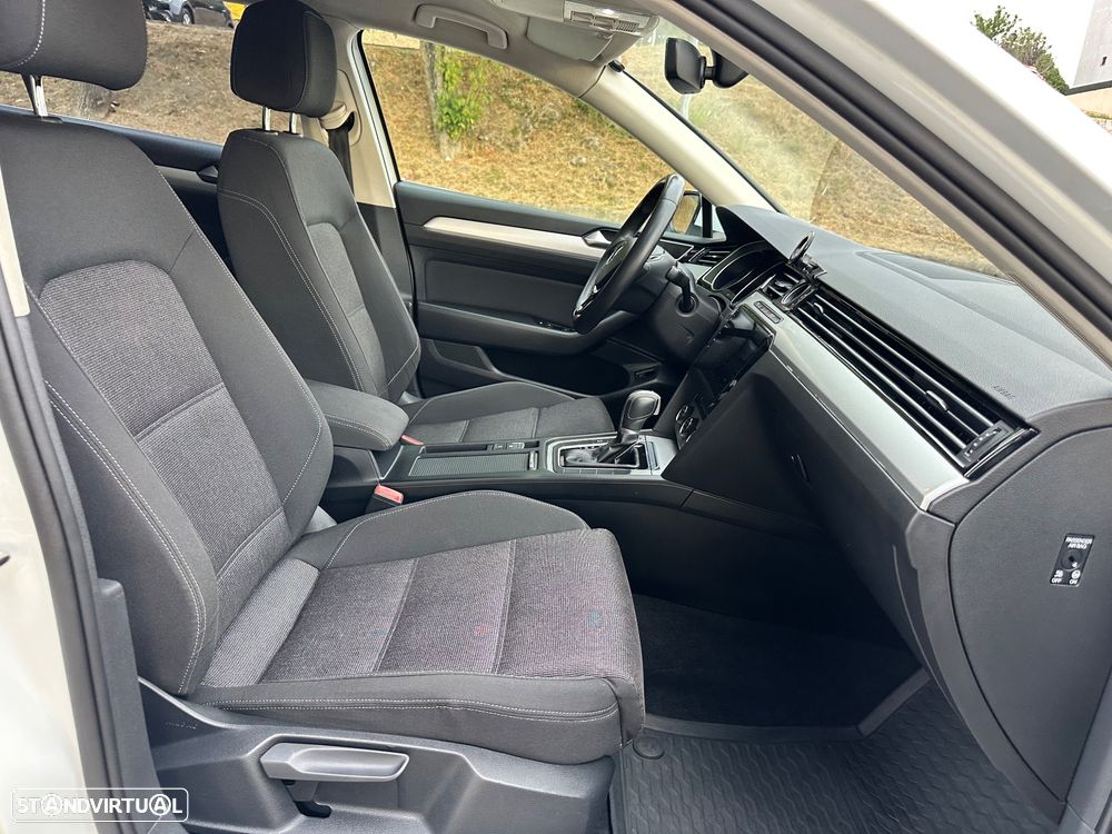 VW Passat Variant 2.0 TDI R-Line - 40